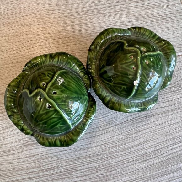 Ceramic Cabbage Salt and Pepper Shakers Dark Green Novelty Garden Party - Picture 1 of 16